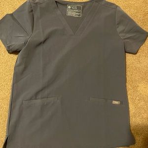 Figs Casma 3 Pocket Scrub Top- Space Navy